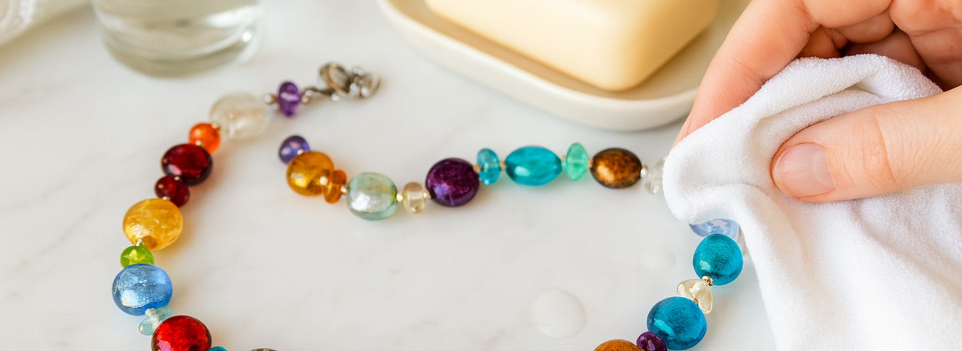 Zo houd je je Murano‑glas sieraden sprankelend: de ultieme onderhoudsgids